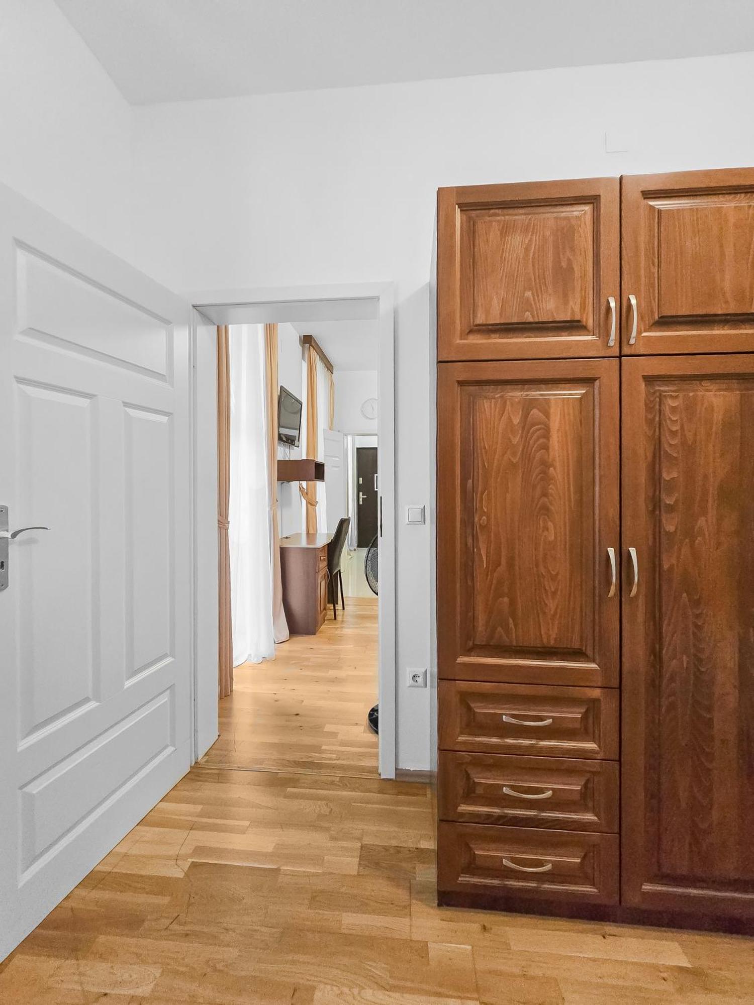 Appartamento Two-bedroom Balcony Retreat For 4 Near Millennium Tower *